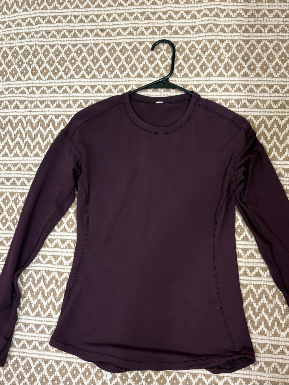 Lululemon Plum Long Sleeve Athletic Top Thumbholes Women’s Size M